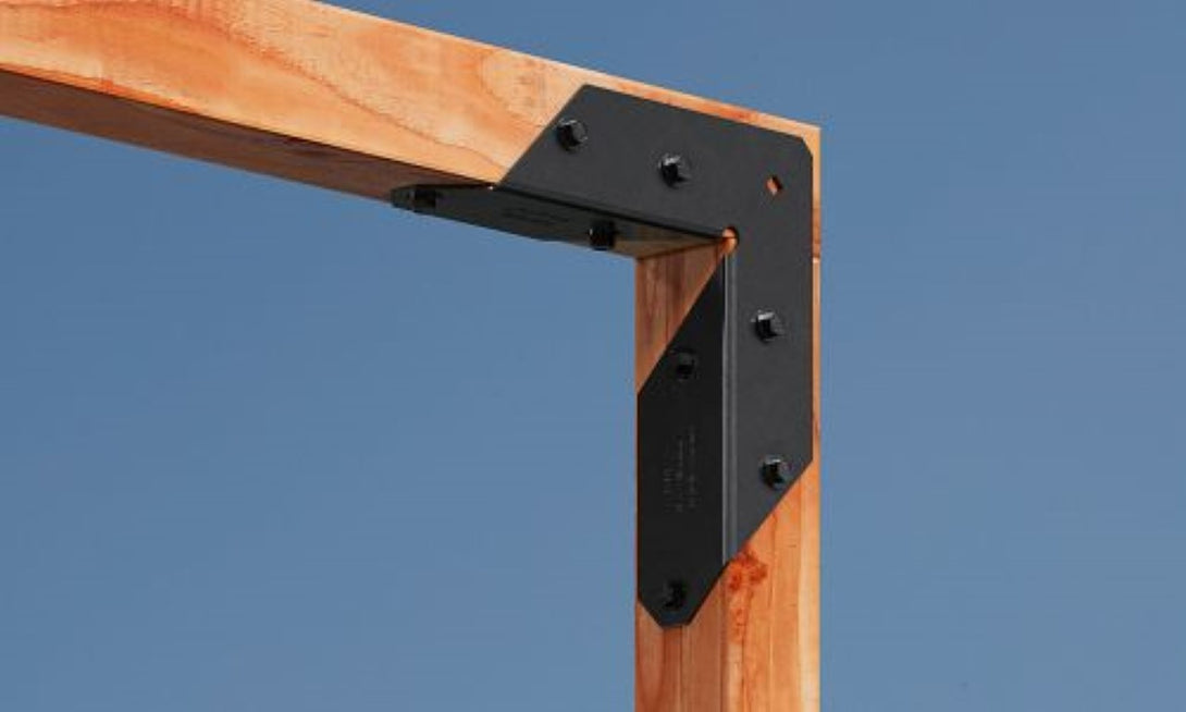 Simpson Strong-Tie APRTA2 Outdoor Accents® ZMAX®, Black Powder-Coated Rigid Tie® Angle for 2x2 Joist/Post, 12-Pack